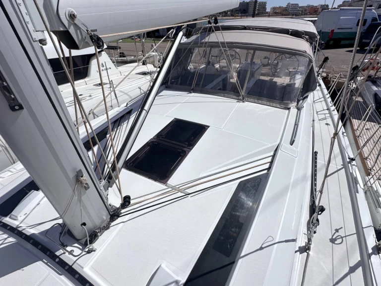 Sailboat rental with or without captain Bénéteau Can Pastilla