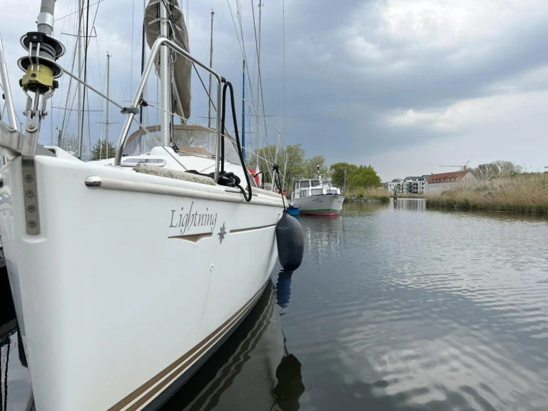 Bareboat Rental Sailboat Jeanneau with a boat licence