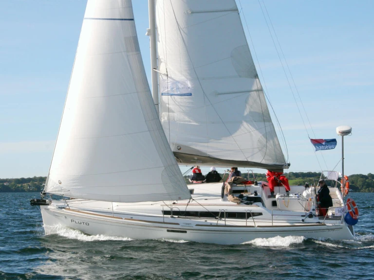 Sailboat rental in Flensburg - Jeanneau Sun Odyssey 379