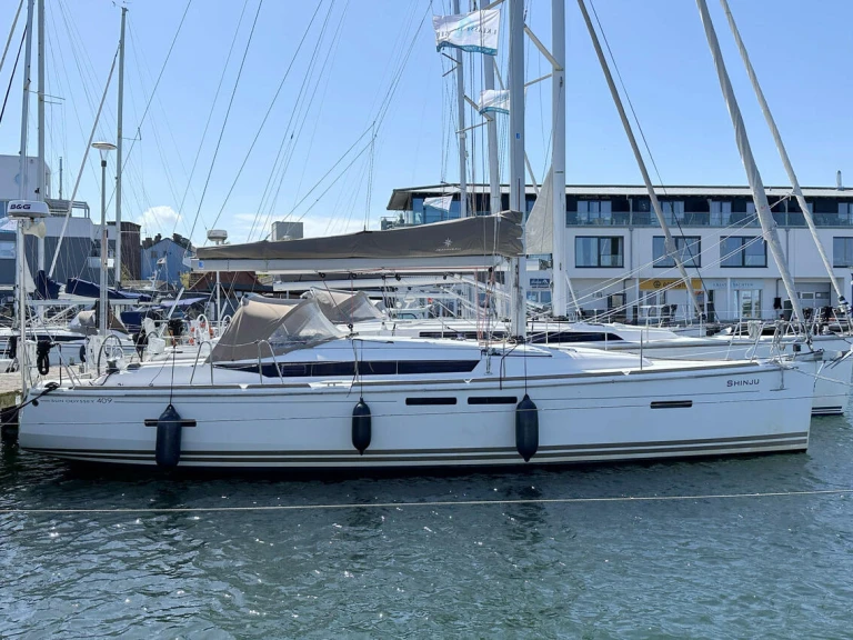 Bareboat Rental Sailboat Jeanneau with a boat licence