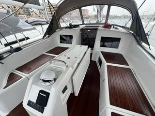 Sailboat rental in Palma de Mallorca - Jeanneau Sun Odyssey 410