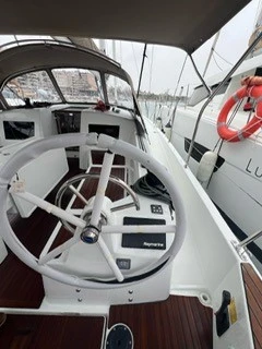 Boat rental Jeanneau Sun Odyssey 410 in Palma de Mallorca on Samboat