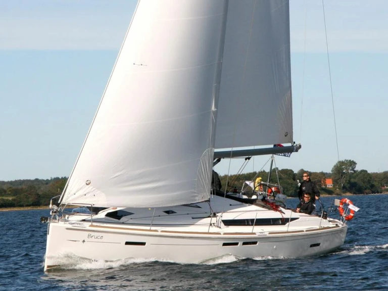 Sailboat rental with or without captain Jeanneau Heiligenhafen