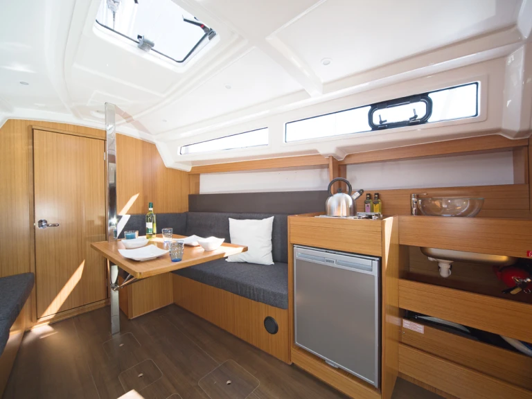 Bareboat Rental Sailboat Bavaria with a boat licence