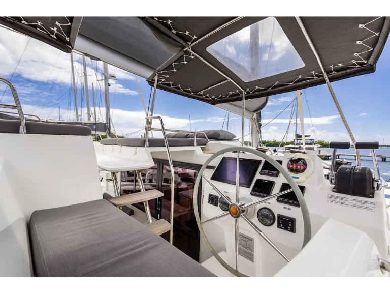Yacht charter Saint George's cheap Saona 47