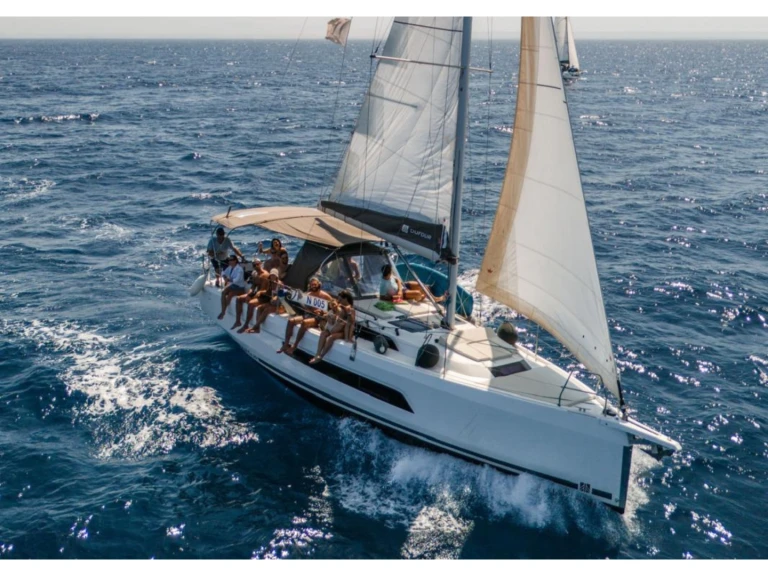 Sailboat for rent Castellammare del Golfo at the best price