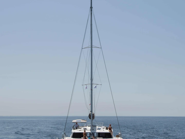 Yacht charter Castellammare del Golfo cheap Fountaine Pajot Saona 47 (Wm-AC-Gen-Sol.Pan)