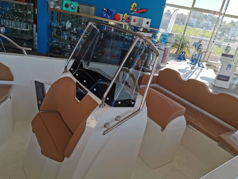 Motorboat rental in Cala Galdana - Cayman 585