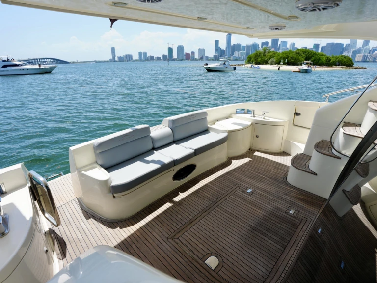 Luxury Yacht rental with or without captain Azimut Miami