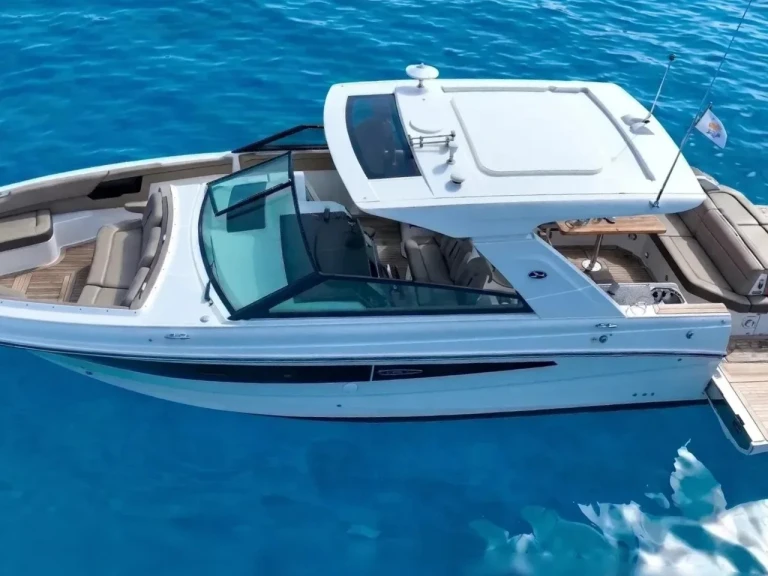 Motorboat rental with or without captain Sea Ray Ayia Napa Marina