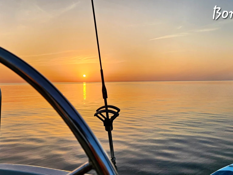 Rent a Bénéteau Oceanis 350 Port Leucate