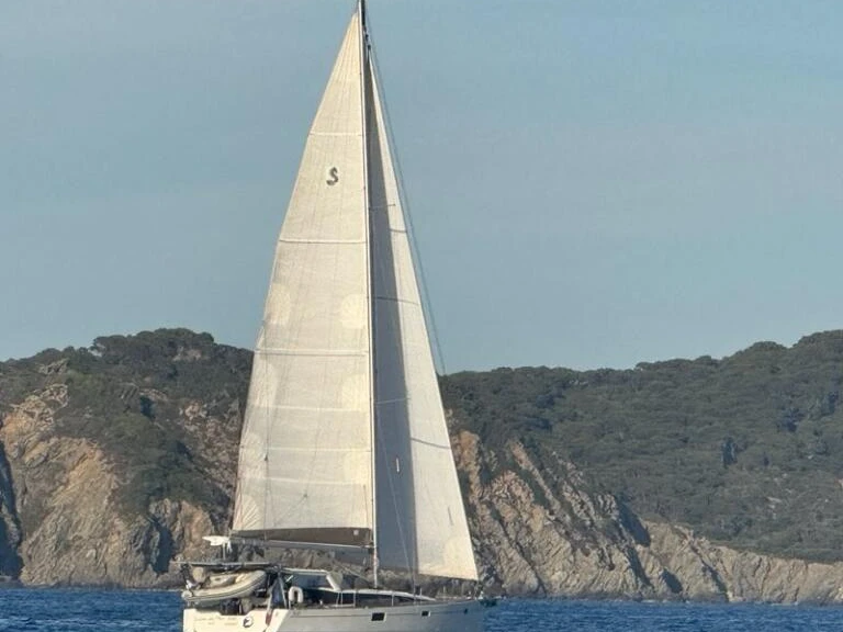 Yacht charter Saint-Mandrier-sur-Mer cheap Sense 51