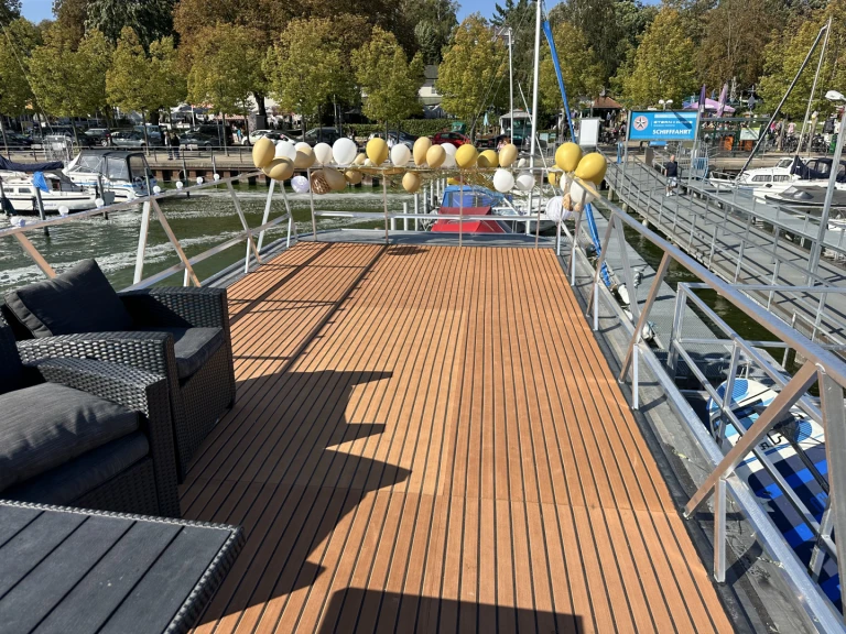 Motorboat rental in Berlin - Custom Hausboat 1150