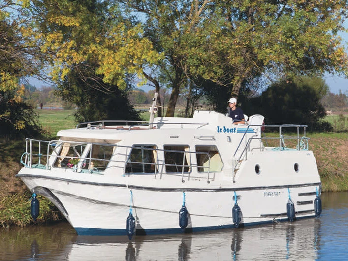 Motorboat rental in Saint-Gilles du Gard - Le Boat Sheba