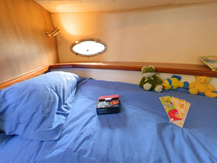 Bareboat Rental Motorboat Le Boat with a boat licence