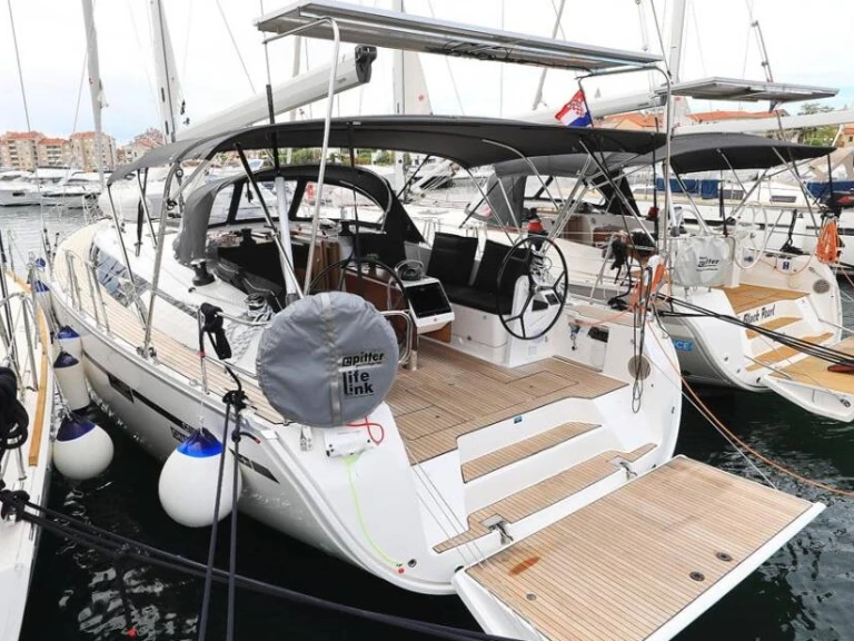 Bareboat Rental Sailboat Bavaria with a boat licence