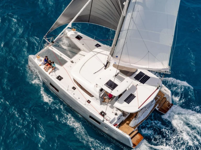 Yacht charter Pianottoli-Caldarello cheap Lagoon 42