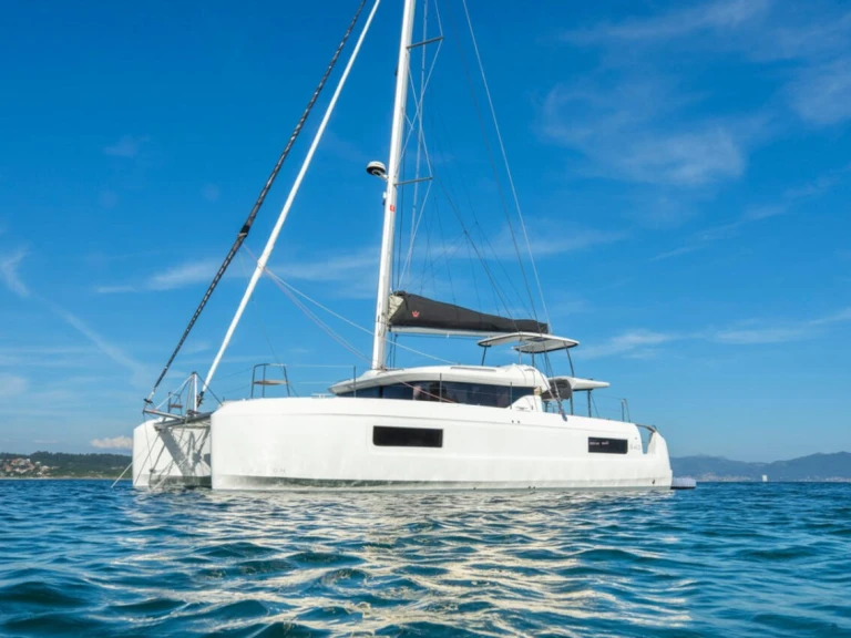 Yacht charter Bonifacio cheap Lagoon 43