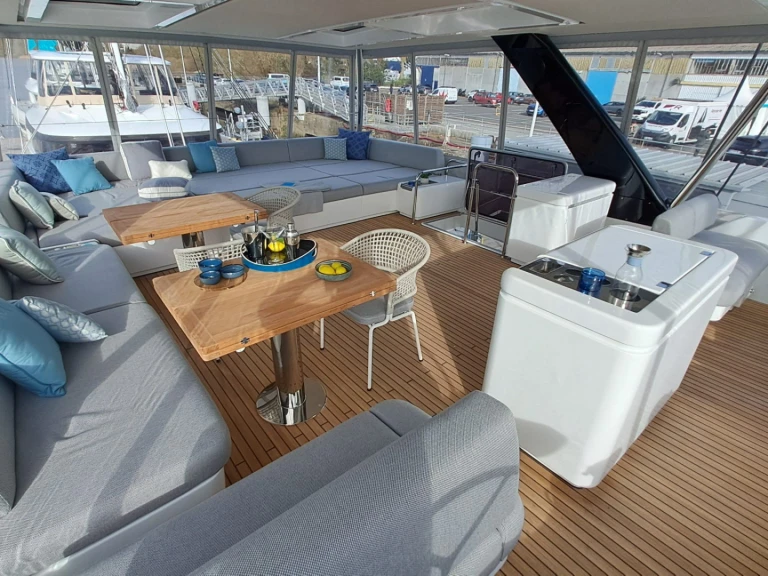 Yacht charter Ajaccio cheap Lagoon Seventy 7