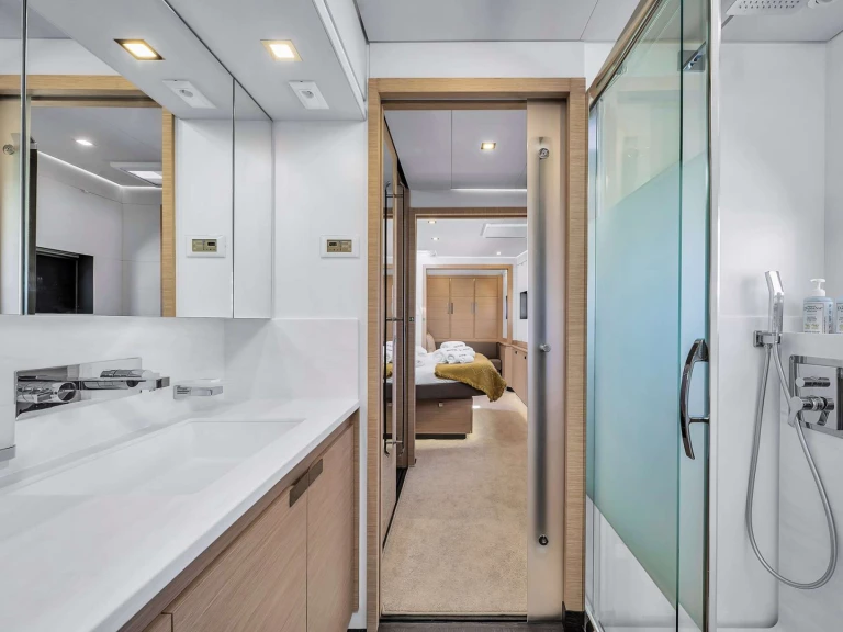 Boat rental Fountaine Pajot Alegria 67 in Marigot on Samboat