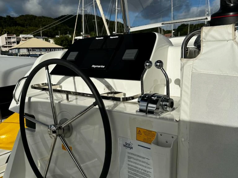 Catamaran rental in Le Marin - Lagoon Lagoon 42