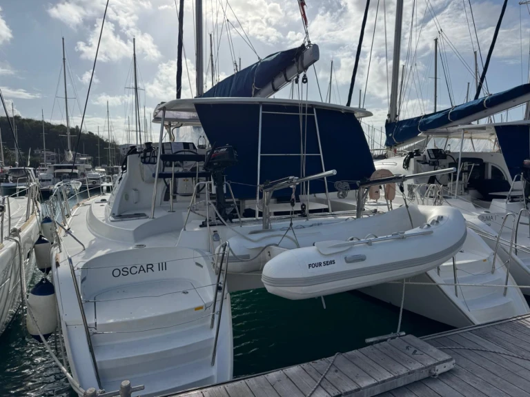 Boat rental Lagoon Lagoon 380 in Le Marin on Samboat