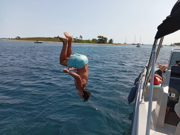 Yacht charter Split cheap Cap Camarat 7.5 CC Style