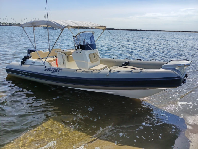 Motorboat for rent Port-Camargue at the best price