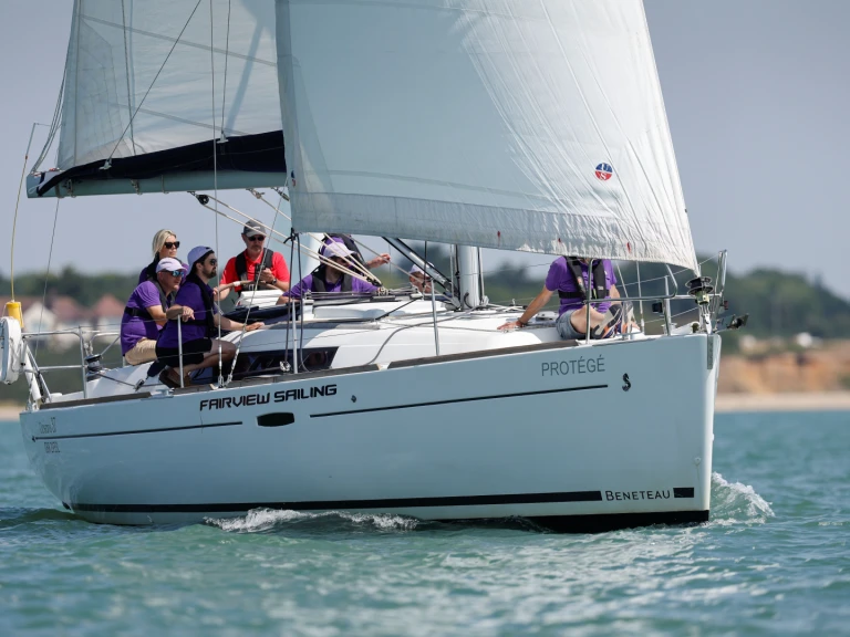 Bénéteau Oceanis 37 charter bareboat or captained in  Hamble-le-Rice