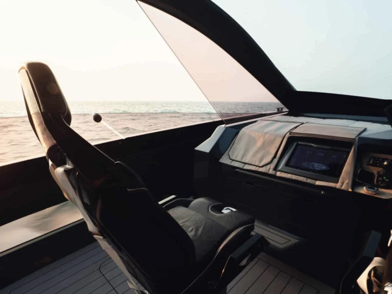 Yacht charter Dubai Marina cheap Lamborghini 63 