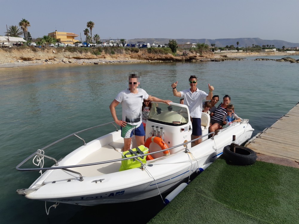 Rent A Motorboat Skizzo 565 SCHIZZO 565 SamBoat