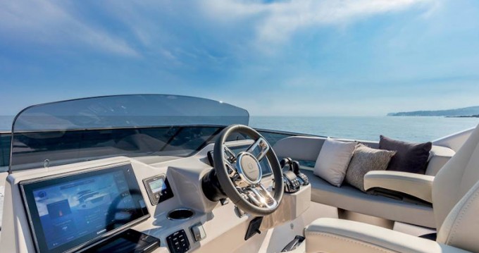 Rent a motorboat Absolute Navetta 48 in 
