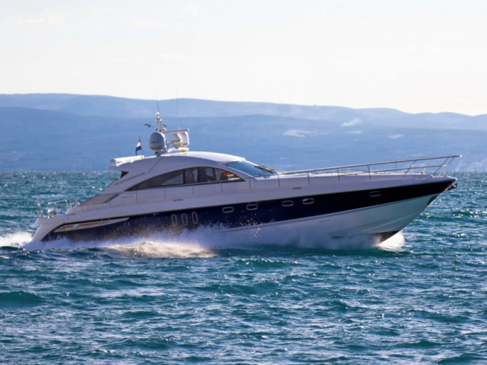 yacht Fairline Targa 62 in Podstrana 