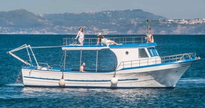 Hire Motorboat with or without skipper Gozzo Lacco Ameno