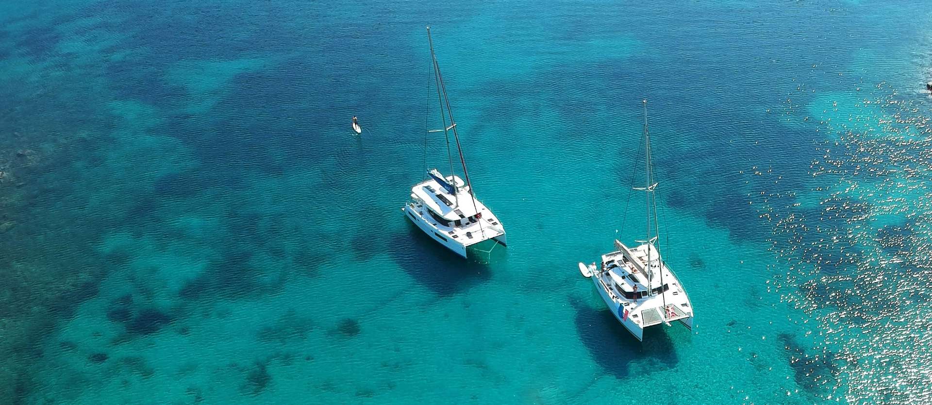 Pavillon espagnol avec couronne obligatoire sur tous les bateaux