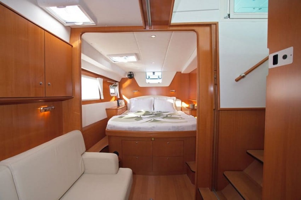 lagoon-500-specs-layout-video-samboat