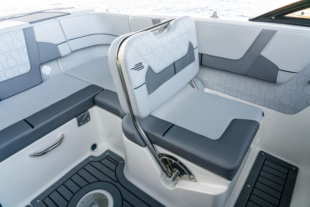 VR5 - Specs, layout & video | SamBoat